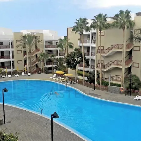Quite Eden Pool شقة